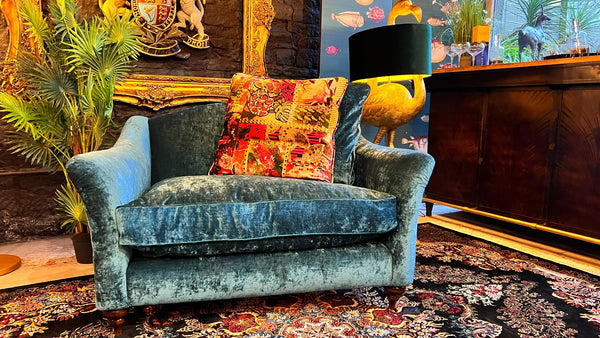 Lamour Loveseat Sofa Eternity Turquoise Velvet (131 x 99 x 84cm)